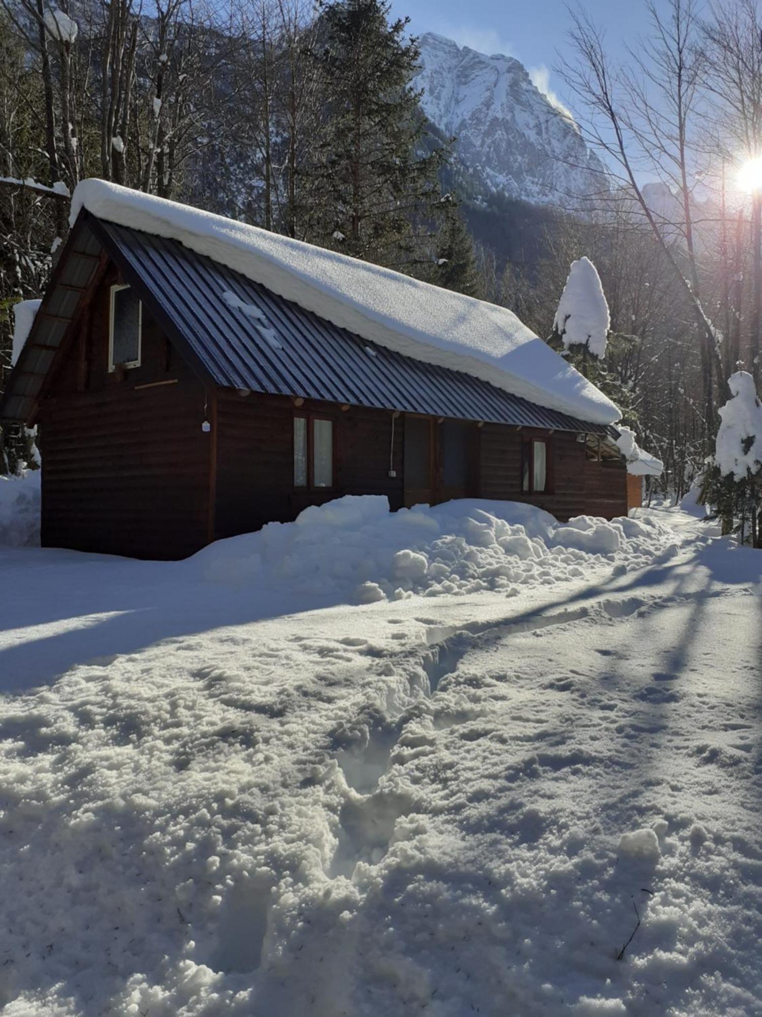 Guesthouse Dioni Valbona Exteriör bild